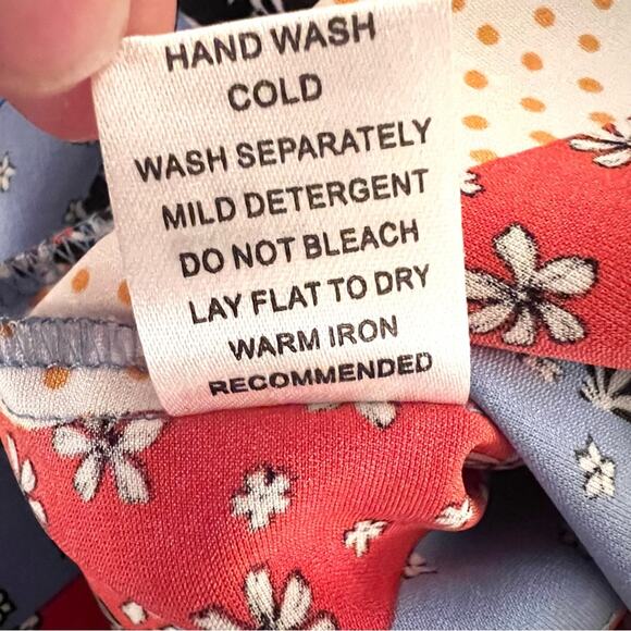 Jade Melody Tan Quilty Red White and BLue Patchwork Print M - Picture 10 of 12